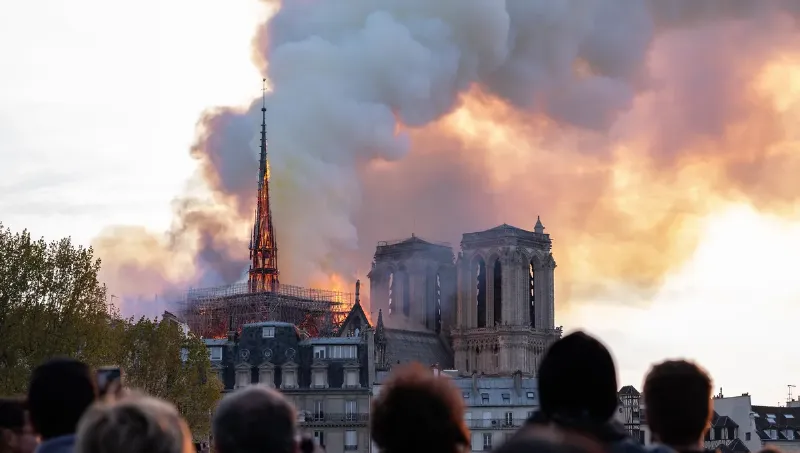Vue aérienne de Notre-Dame de Paris restaurée par Viollet-le-Duc